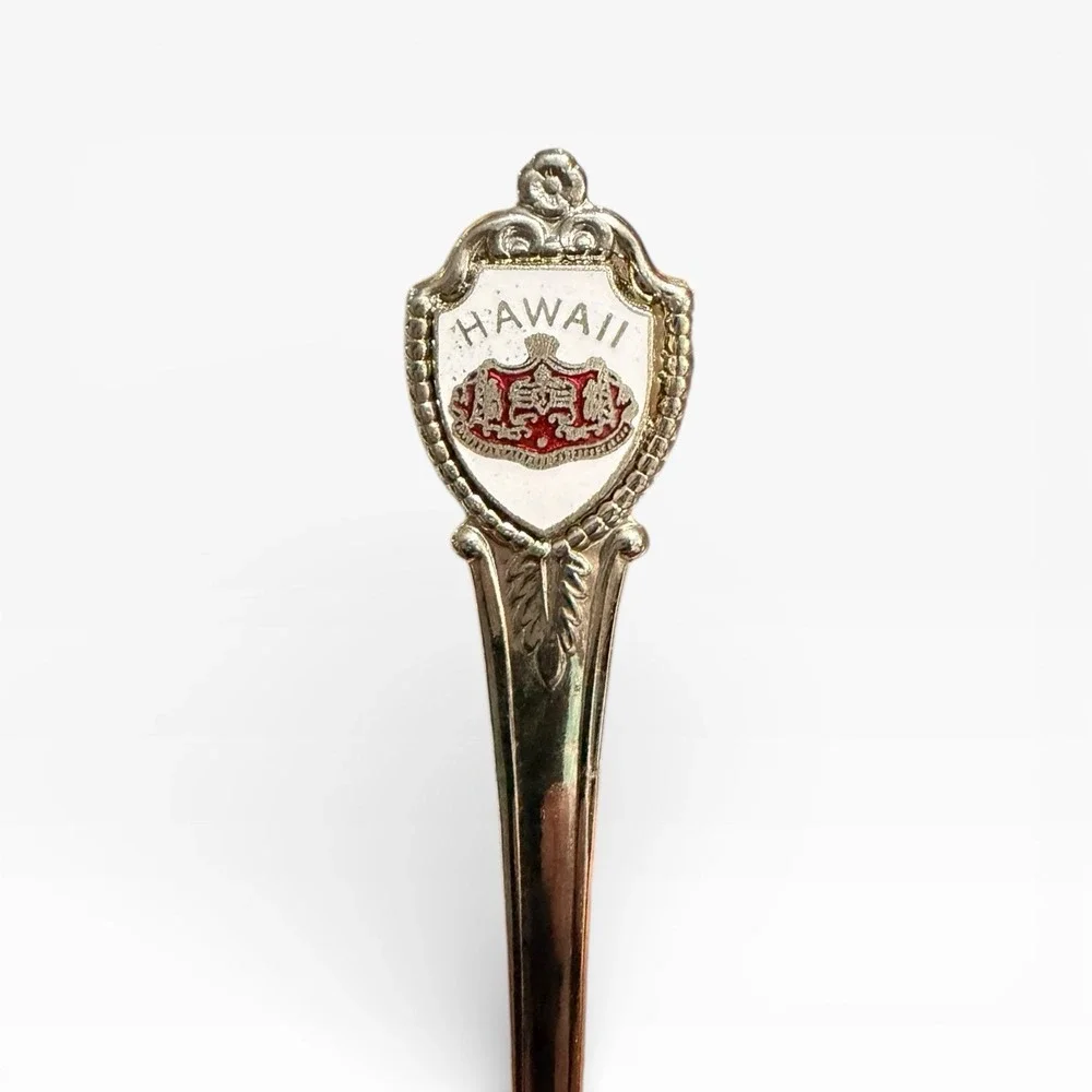 Lot of‎ (2) Vintage Souvenir Collector Spoons from Hawaii
